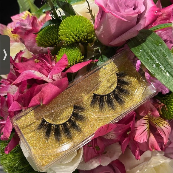 Strip 3D Mink Lashes - Picture 3 of 5